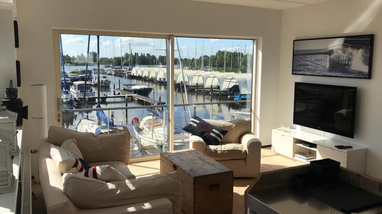 فيلا The Boathouse With Boat آلسمير المظهر الخارجي الصورة